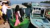 Warga Kepulauan Seribu Ziarah Makam Naik Perahu - Bagian 2