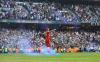 Brutal! Kiper Aston Villa Ini Diserang Fans Man City yang Pesta Juara Liga Inggris