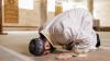 Tata Cara Sujud Sahwi, Lengkap dengan Doa dan Penyebabnya