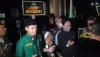 Massa GP Ansor DKI Juga Tempel Poster Penutupan Holywings Senayan
