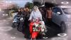 Unik, Emak di Majalengka ini Antarkan Anak Nikahan dengan Vespa