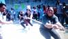  Ketika Ibu-ibu Adu Kuat Tarik Tambang Lomba Agustusan, Ini yang Terjadi