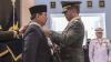 Menhan Prabowo Terima 4 Bintang Kehormatan TNI, Jenderal Andika Berikan Hormat - Bagian 2