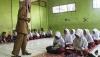 Sekolah SD Negeri Bekasi Sudah 5 Tahun Tidak Punya Meja-Kursi, Murid Belajar di Lantai - Bagian 1