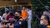 Momen Ferdy Sambo Digandeng Putri Candrawathi saat Rekonstruksi Pembunuhan Brigadir J - Bagian 3