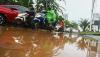 Banjir Surut, Kini Jalan TB Simatupang Jaksel Macet Total dan Dipenuhi Lumpur - Bagian 2