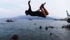 Serunya Berenang di Pantai Falajawa Kota Ternate