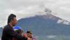 Penampakan Gunung Kerinci Erupsi Keluarkan Awan Panas ke Udara - Bagian 3
