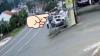 Terekam CCTV, 4 Pelajar di Semarang Tertabrak Mobil Sedan