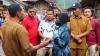 Mensos Risma Rogoh Rp14,9 Juta untuk Belanja Peralatan Dapur Umum di Posko Korban Banjir Aceh