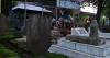 Viral, Kampung di Atas Kuburan Hanya Ada di Indonesia, Berani Berkunjung?
