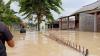 Banjir di Karawang Meninggi, Polisi Evakuasi Warga ke Pengungsian