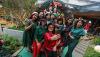 Pernak-pernik Natal Hiasi Pusat Perbelanjaan - Bagian 3