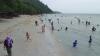 Ribuan Wisatawan Padati Pantai Berova Kolaka Utara, Polisi Perketat Pintu Masuk Kawasan