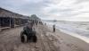 Dampak Gelombang Tinggi, Kawasan Pantai Anyer Sepi Wisatawan - Bagian 2