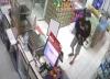 Terekam CCTV, Pria Bersenpi Rampok Minimarket di Sidoarjo