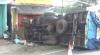 Kemudi Rusak, Truk Kapas di Jombang Tabrak PJU dan Toko hingga Hancur 