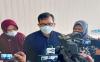 Viral Antrean di RSMH Palembang Pakai Sandal dan Batu Bata