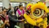 Atraksi Barongsai Meriahkan Tahun Baru Imlek 2574 di Pusat Perbelanjaan  - Bagian 4