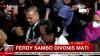 Momen Ibu Brigadir J Berpelukan Saksikan Ferdy Sambo Divonis Mati