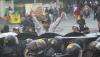 Foto-Foto Bentrokan Suporter dengan Polisi di Stadion Jatidiri Semarang - Bagian 3