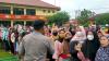 Ratusan Emak-Emak Serbu Bazar Murah Polresta Cirebon, Banyak yang Tidak Dapat