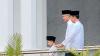 Momen Presiden Jokowi Ajak Jan Ethes Salat Jumat di Masjid Raya Sheikh Yazid Solo