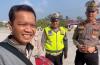 Viral Pemudik Temukan Tas yang Ketinggalan di Bus, Reaksinya Bikin Polisi Tersenyum