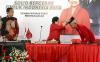 Momen Megawati Pakaikan Kopiah kepada Ganjar Pranowo, Bakal Capres PDI Perjuangan