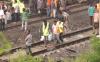 Foto-Foto 2 Kereta Penumpang Bertabrakan di India, 288 Orang Tewas - Bagian 3