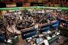 Harga Emas, Dolar, hingga Wall Street Kompak Turun Imbas Defisit Perdagangan AS  