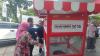 Pedagang Kopi dan Mi Instan Bahagia Terima Gerobak Gratis dari Partai Perindo