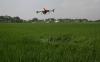 Petani Kerahkan Drone Semprot Cairan Pestisida, Lebih Cepat dan Efektif - Bagian 1