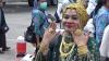 Hajah Glamor Pamer Emas 100 Gram Curi Perhatian saat Tiba di Bandara Sultan Hasanuddin