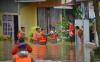 Hujan Deras Sejak Kamis, Kota Padang Terendam Banjir - Bagian 2
