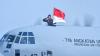 Pesawat Super Hercules Ketiga yang Dibeli dari AS Tiba di Indonesia, Disambut Water Salute