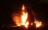 Aksi Buruh hingga Malam, Massa Bakar Pembatas Jalan - Bagian 1