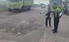 Pelajar di Jambi Tewas Tertabrak Truk, Hilang Kendali saat Hendak Menyalip