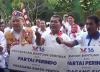 Serahkan Bantuan Gerobak Perindo di Palangka Raya, Hary Tanoe: Semoga Naik Kelas