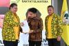 Ekspresi Gibran Terima Surat Dukungan Cawapres dari Partai Golkar - Bagian 2