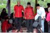 Ganjar Pranowo-Mahfud MD Ziarah ke Makam Presiden Soekarno - Bagian 1