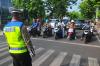 Pengendara Berhenti Selama 1 Menit, Mengheningkan Cipta Mengenang Jasa Pahlawan - Bagian 1
