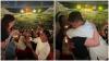 So Sweet! Pria Ini Lamar Pacar di Konser Coldplay Jakarta, Netizen Auto Iri