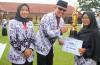 Peringati Hari Guru, Bupati Kebumen Bagikan 32 Sepeda bagi Siswa Berprestasi