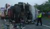 Kecelakaan di Tol Sidoarjo, Bus Tentrem Terguling usai Tabrak Truk, 8 Penumpang Luka