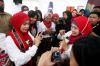 Siti Atikoh Gunakan Bahasa Isyarat Berbincang dengan Disabilitas