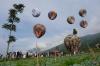 Warna-warni Balon Udara Tradisional Hiasi Langit Bukit Seroja Wonosobo - Bagian 1
