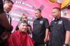 TPD Ganjar-Mahfud DKI Jakarta Bikin Warga Kwitang Tampil Rapi dengan Cukuran Gratis - Bagian 1