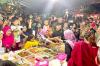 Niat Makan Malam di Angkringan Palembang, Siti Atikoh Mendadak Diserbu Warga Berebut Berfoto - Bagian 2