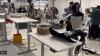 Makin Mirip Manusia, Robot Elon Musk Kini Bisa Melipat Baju 